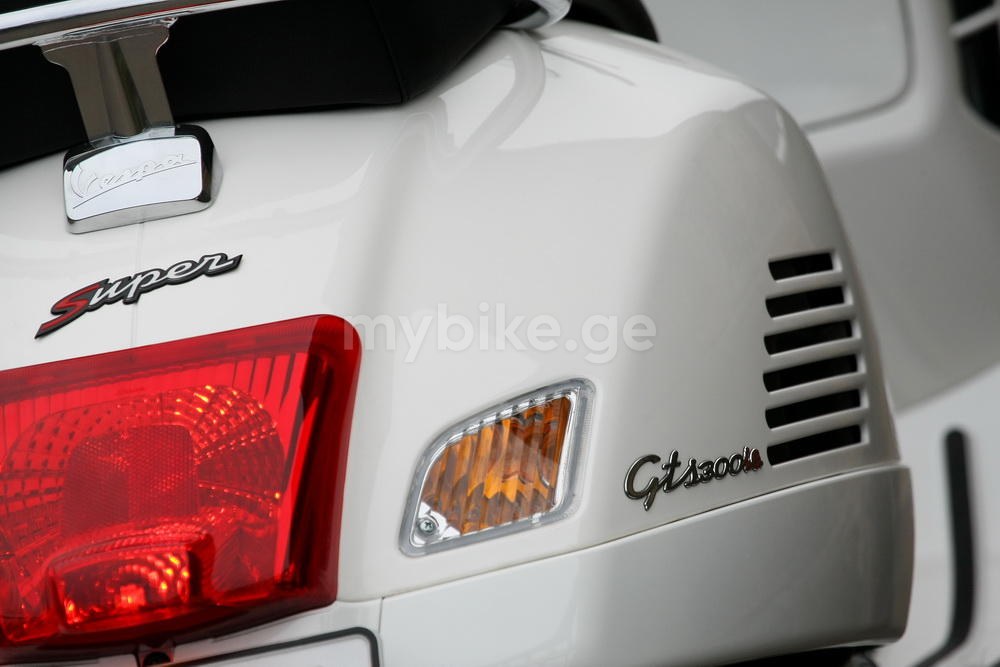 Vespa GTS 2022 — 3